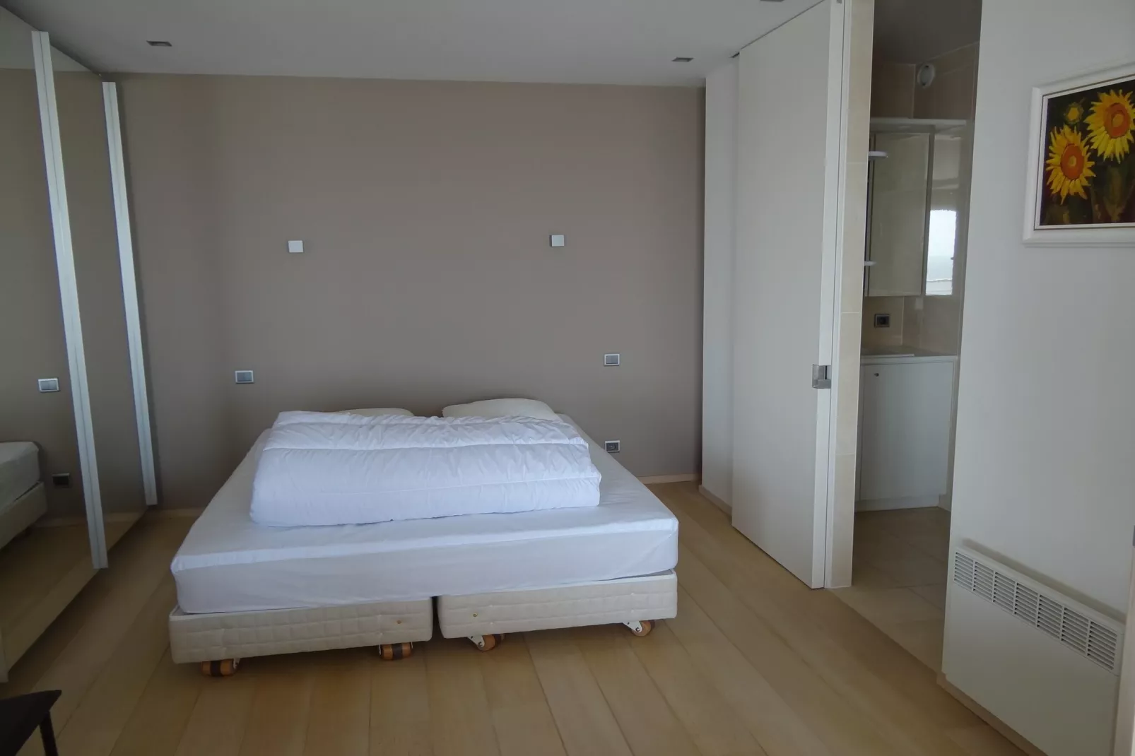 SEASIGHT BC C1401GAR-Bedroom