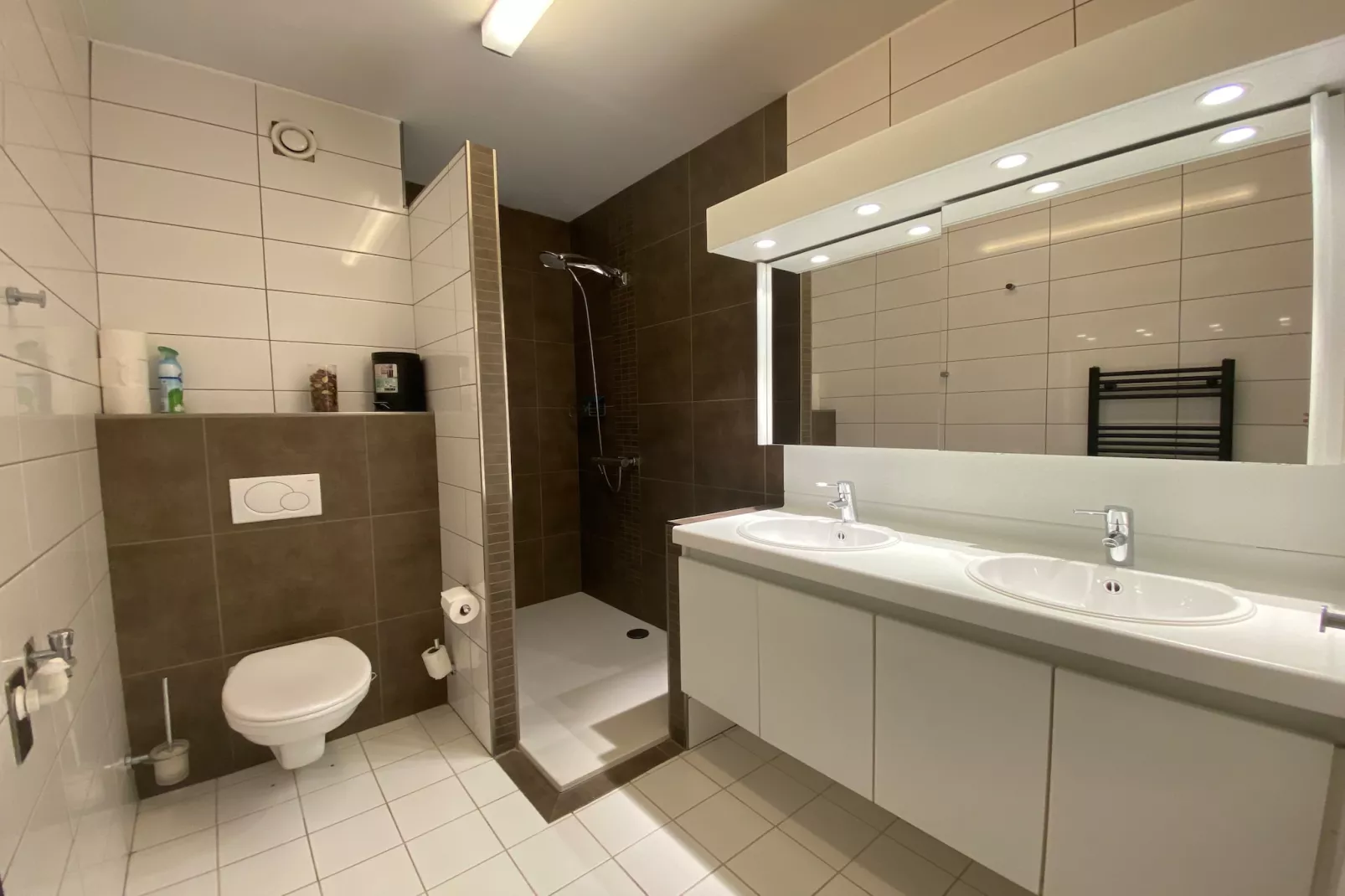DEN OEVER V 903-Bathroom