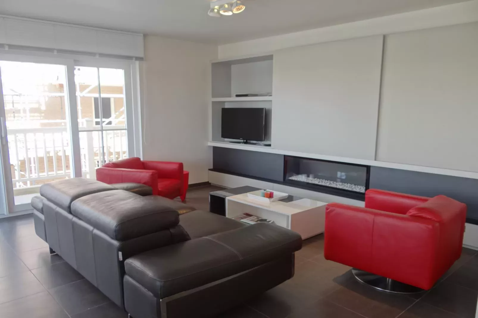 DOCKSIDE 0303-Living room
