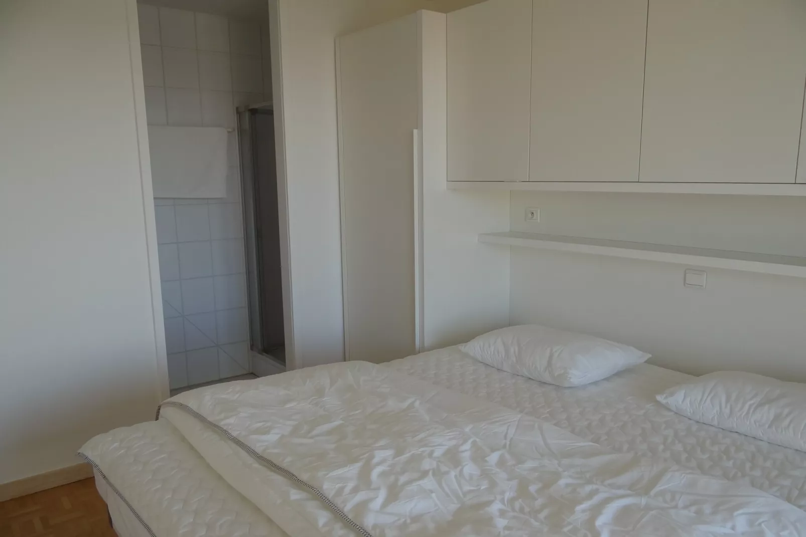 SCORPIO BI 1201GAR-Bedroom