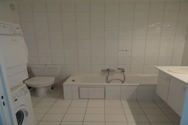 SCORPIO BI 1201GAR-Bathroom