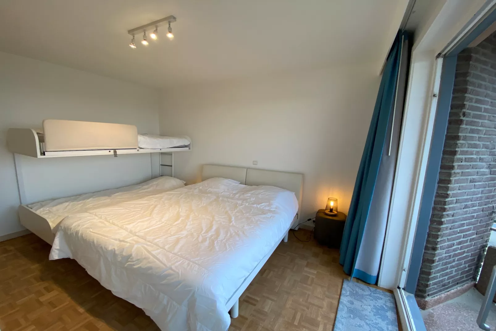 SCORPIO BI 1201GAR-Bedroom