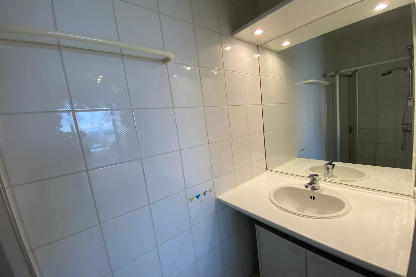 SCORPIO BI 1201GAR-Bathroom