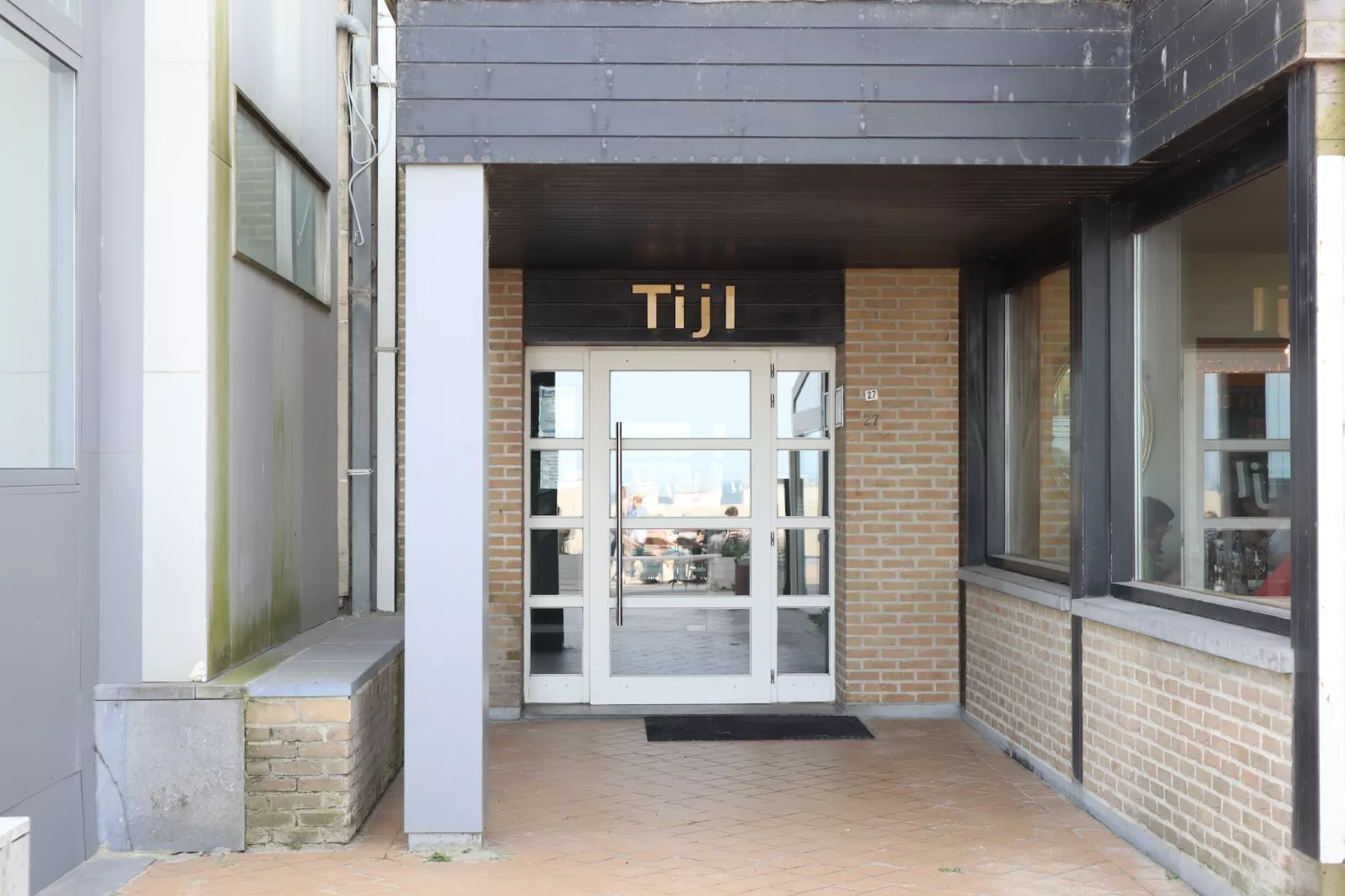 TIJL A 0901GAR-Reception hall
