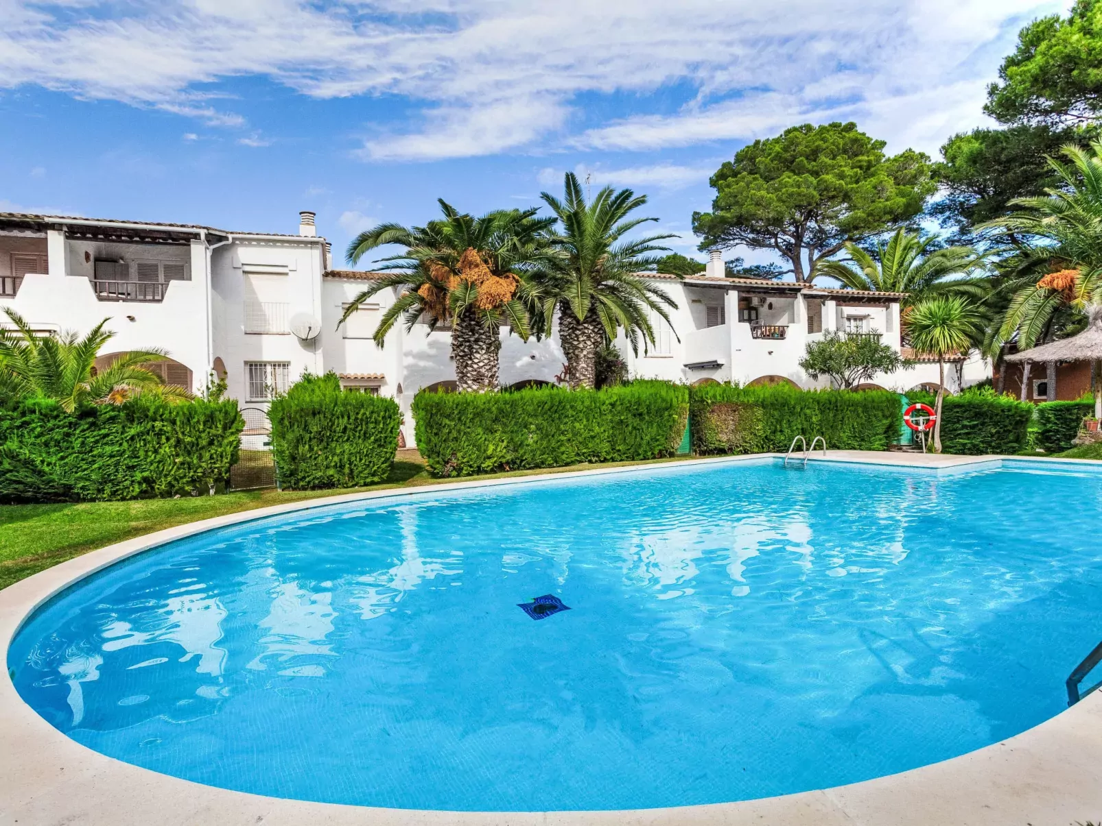 Villa Blanca Feliu-Outside