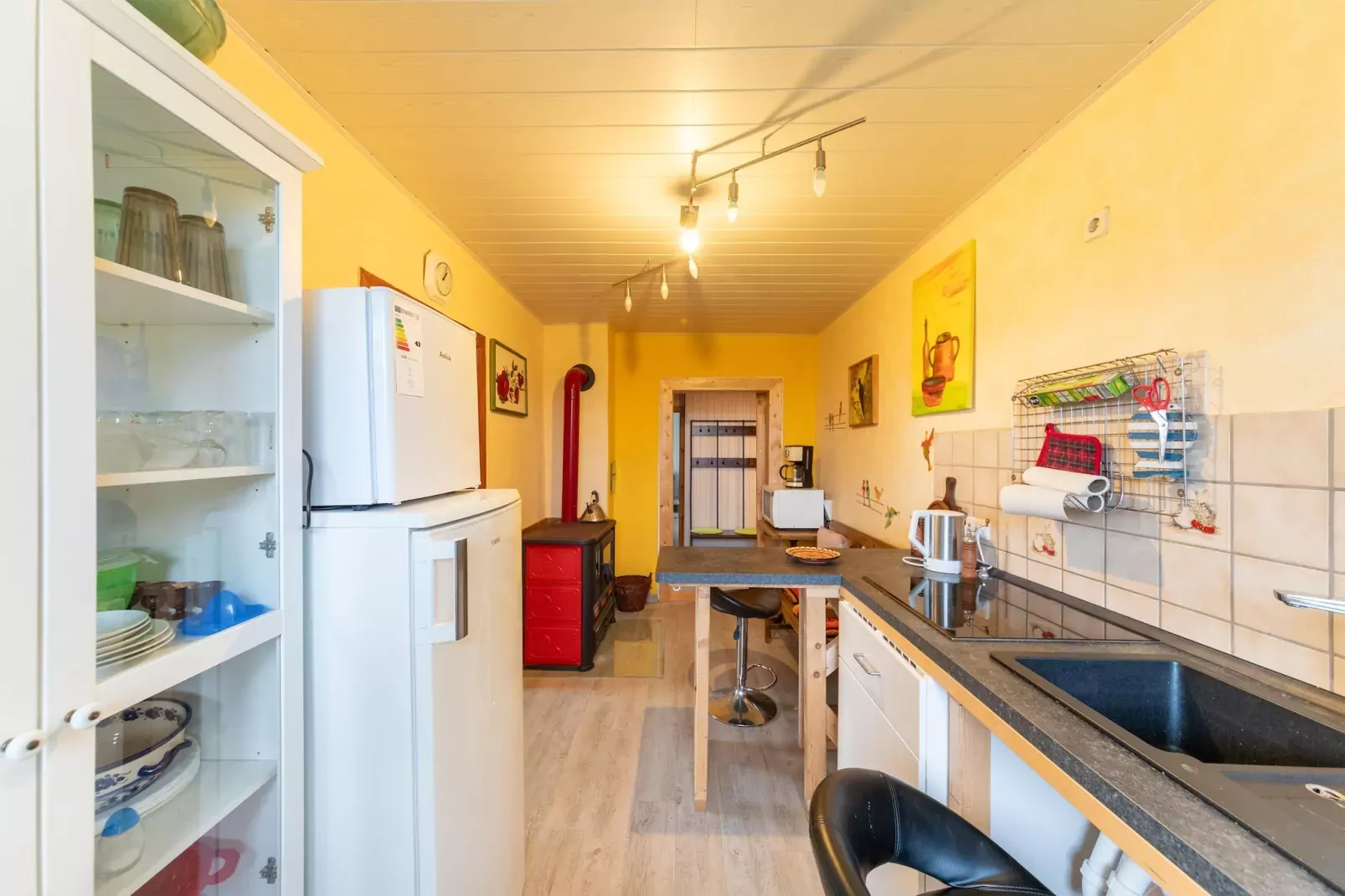 Ferienhaus am Peenebach in Klein Bünzow-Kitchen