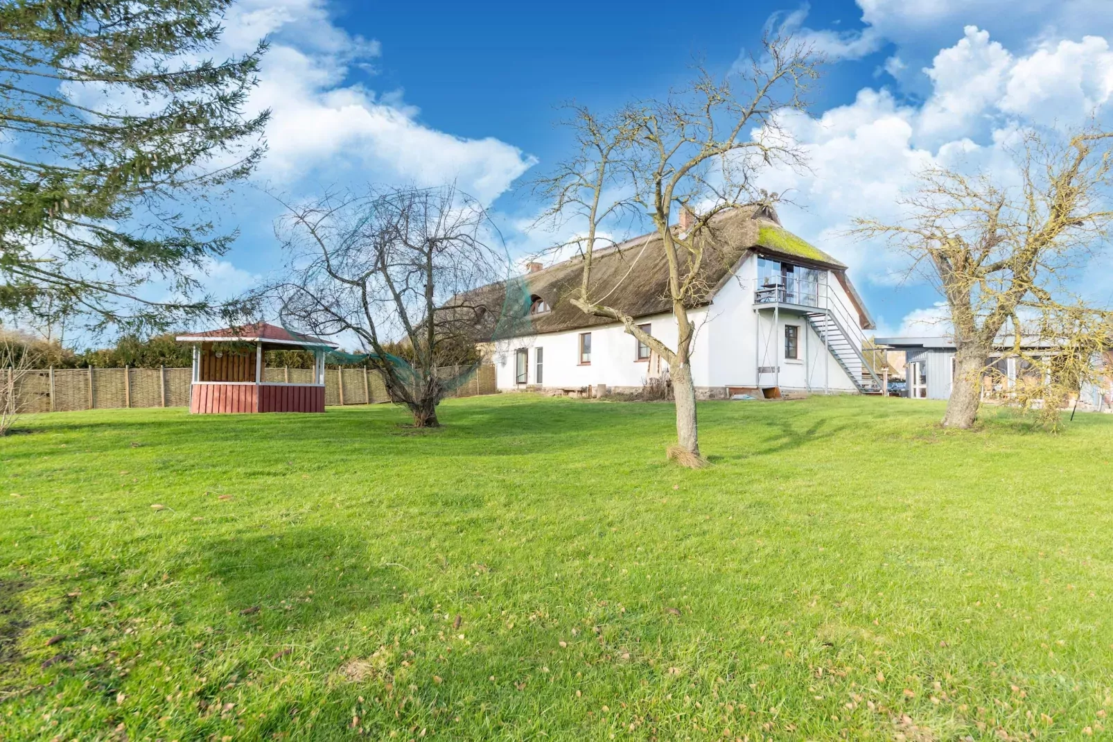 Ferienhaus am Peenebach in Klein Bünzow-Gardens summer