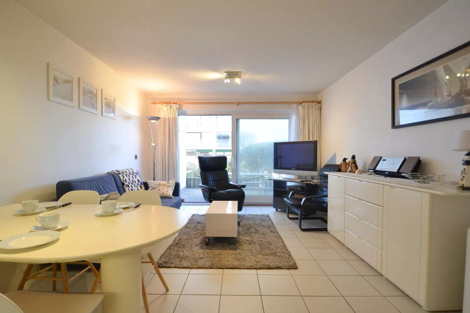 PLAZA G/1601-Living room