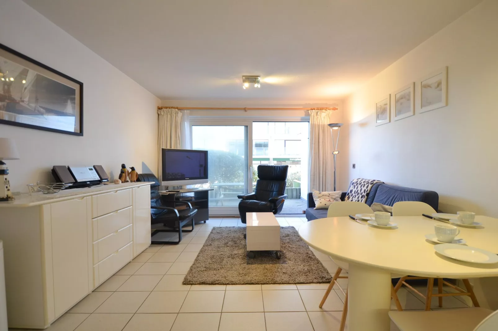 PLAZA G/1601-Dining room