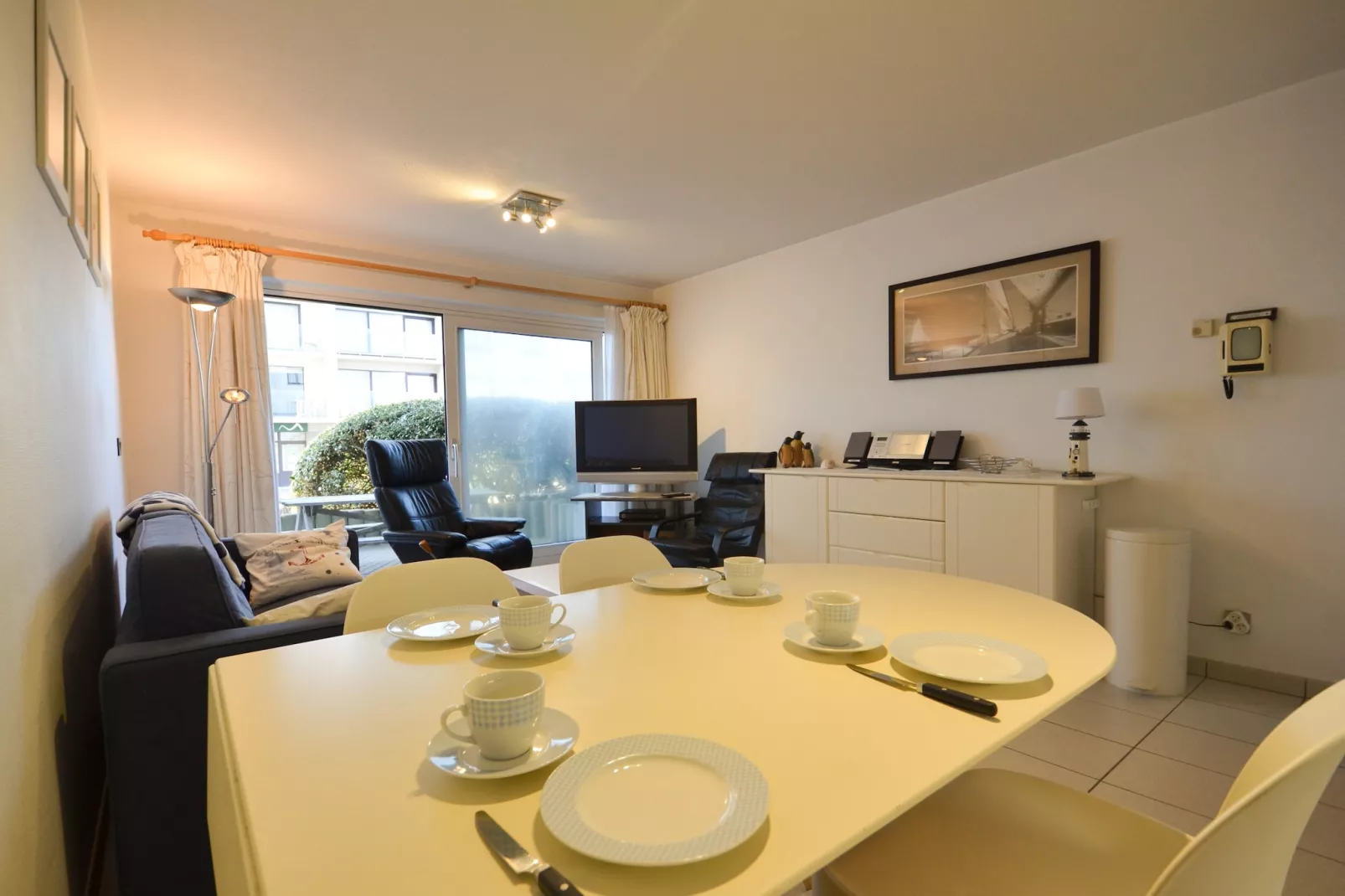 PLAZA G/1601-Dining room