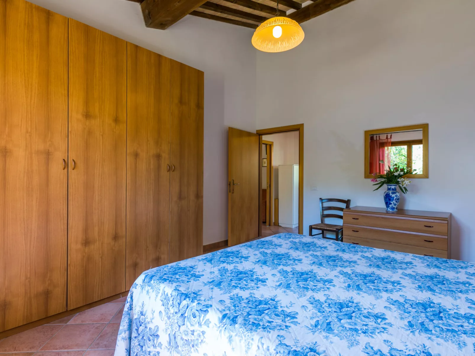 Oliveta 2-Inside