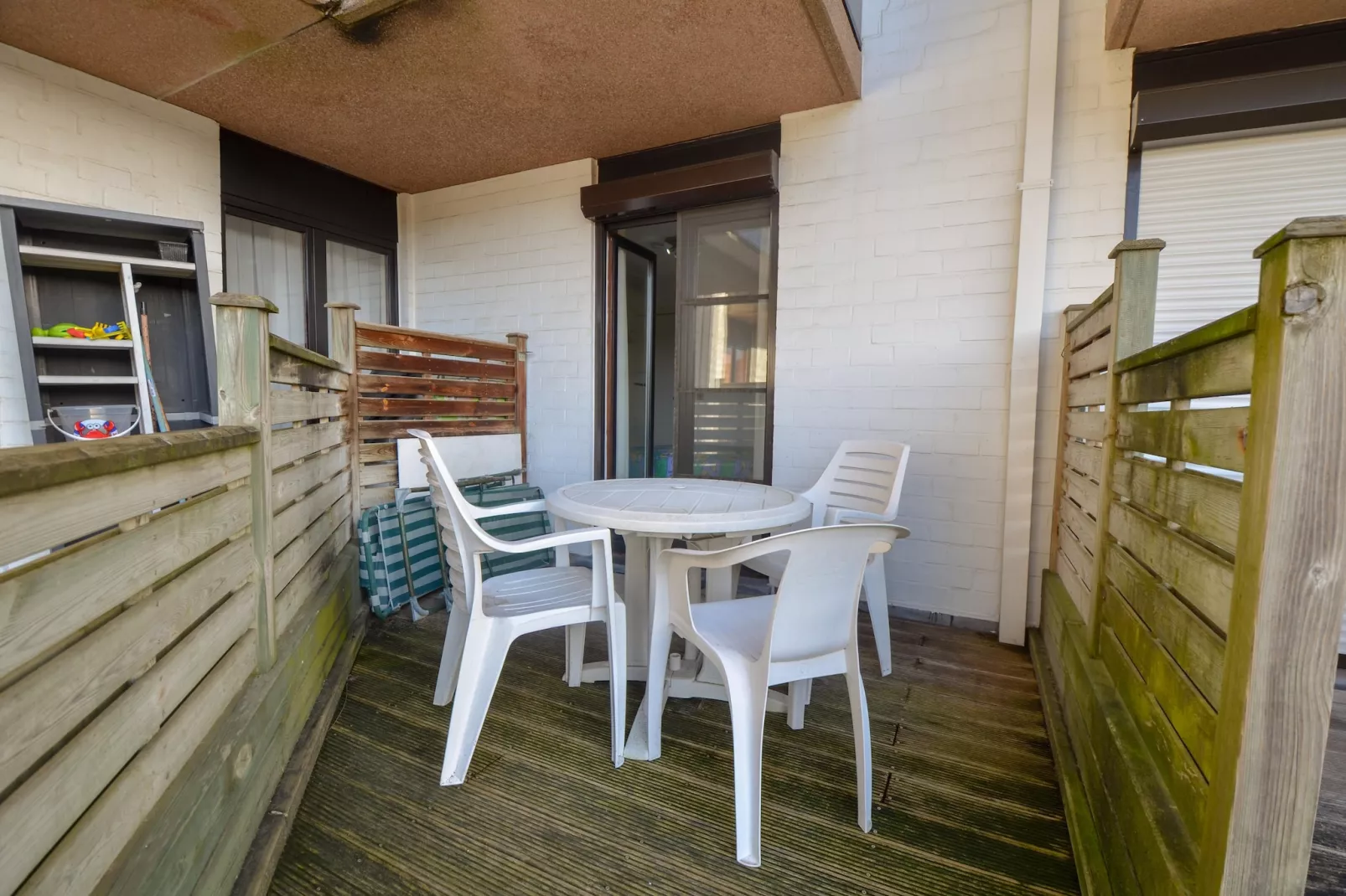 PLAZA G/1601-Terrace balcony