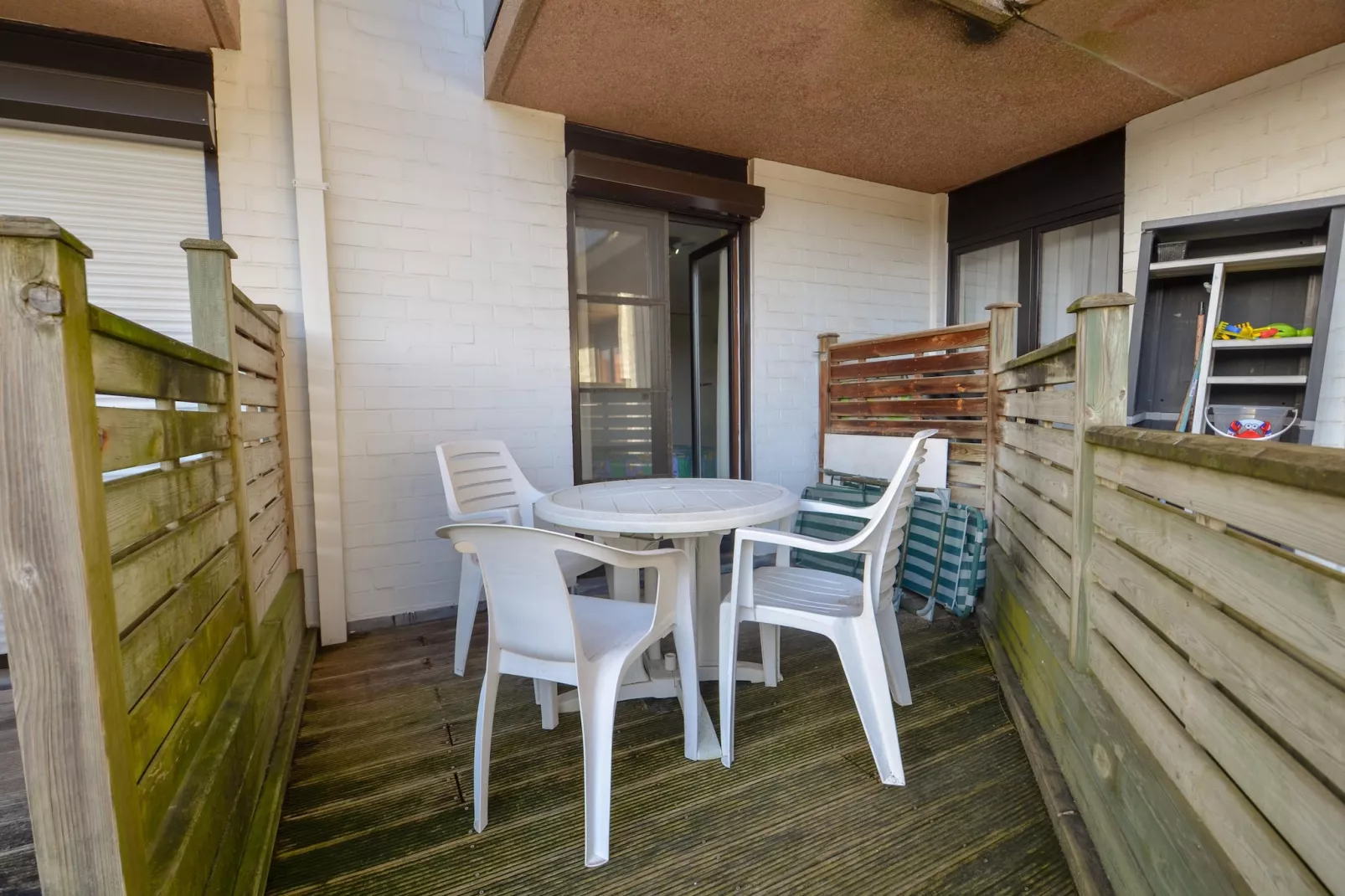 PLAZA G/1601-Terrace balcony