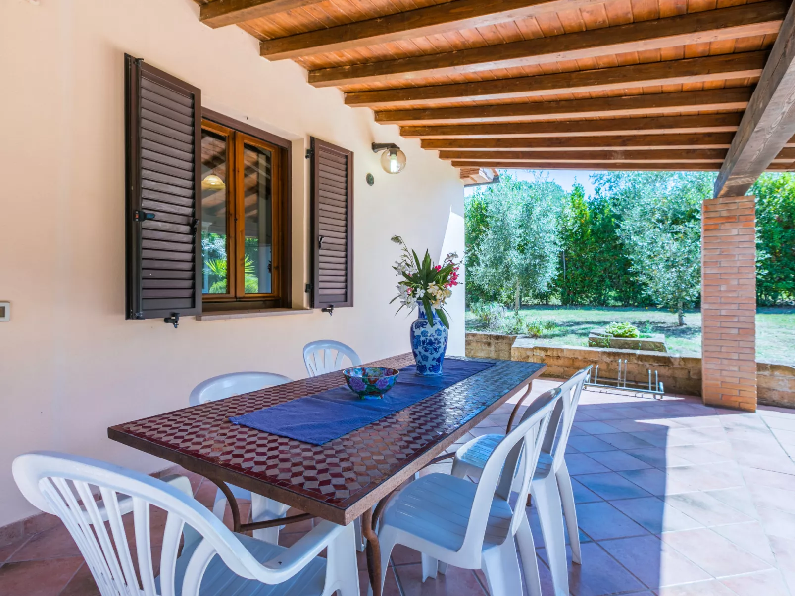 Oliveta 2-Outside