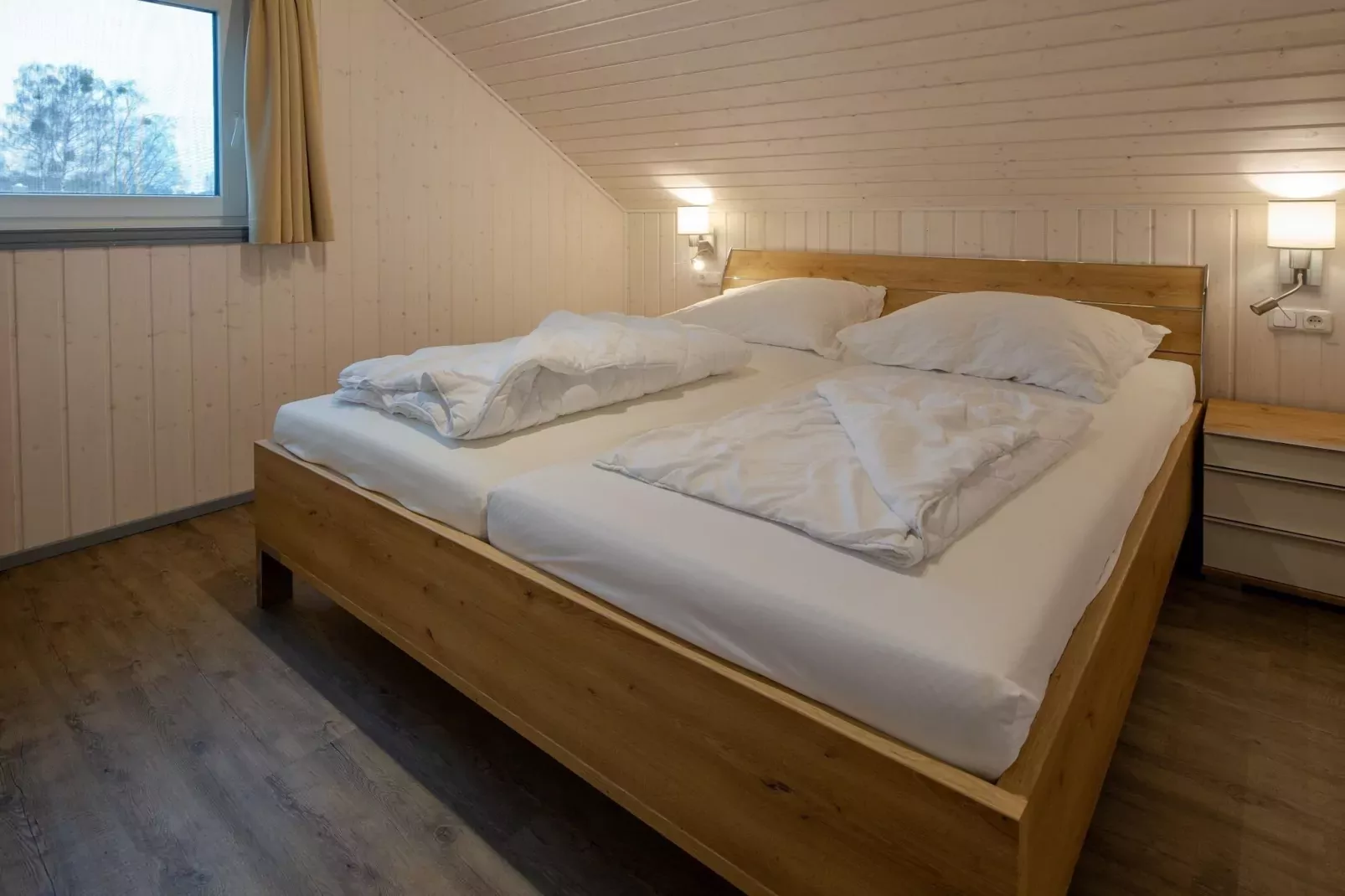 Schwan 311-Bedroom