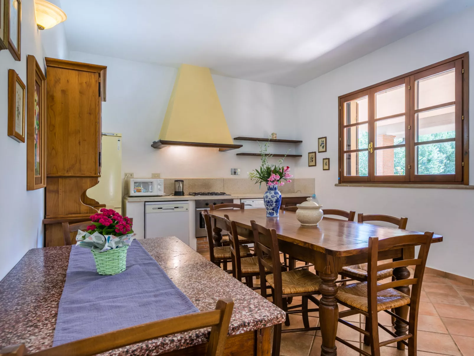 Oliveta 1-Inside