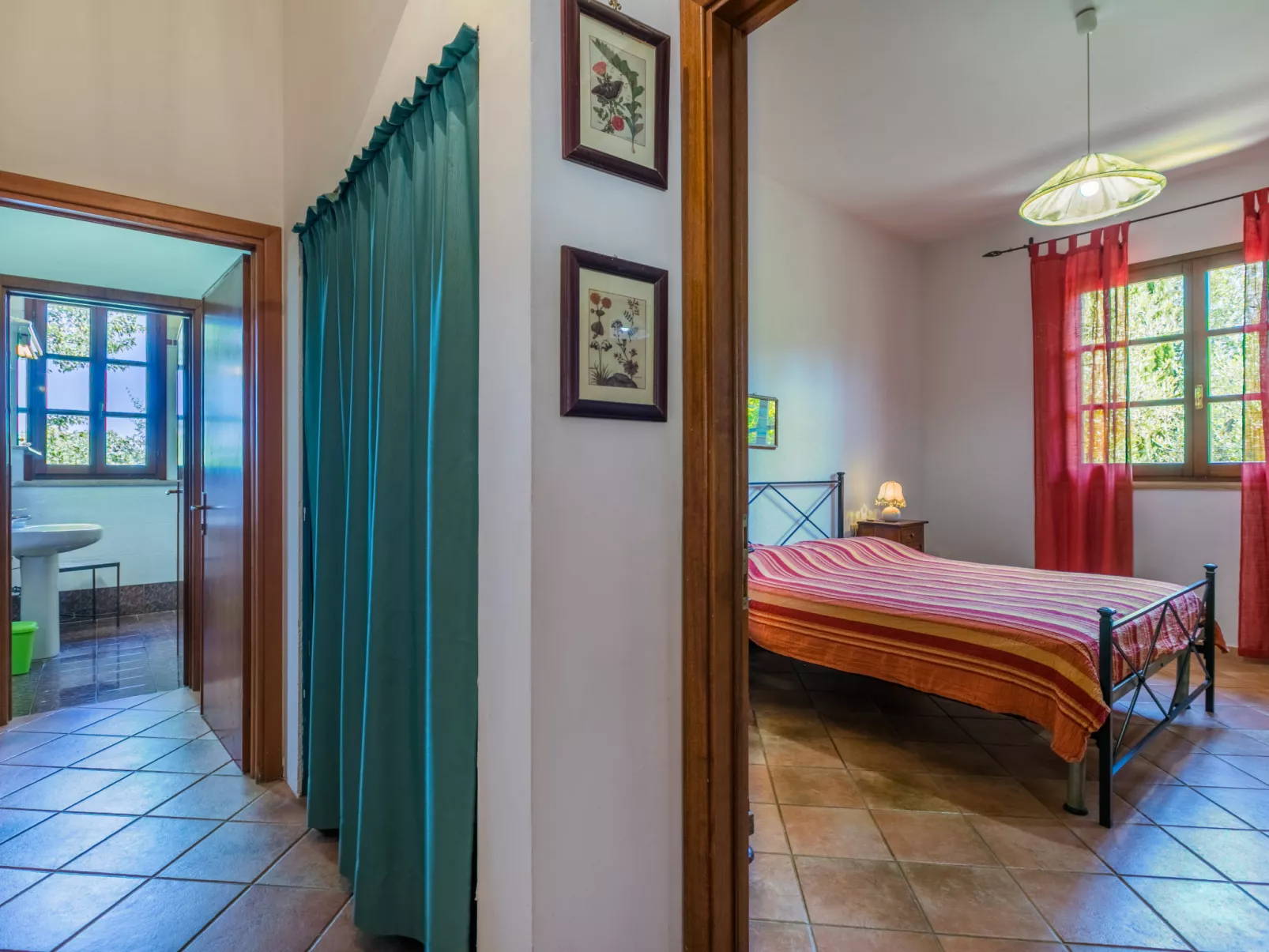 Oliveta 1-Inside