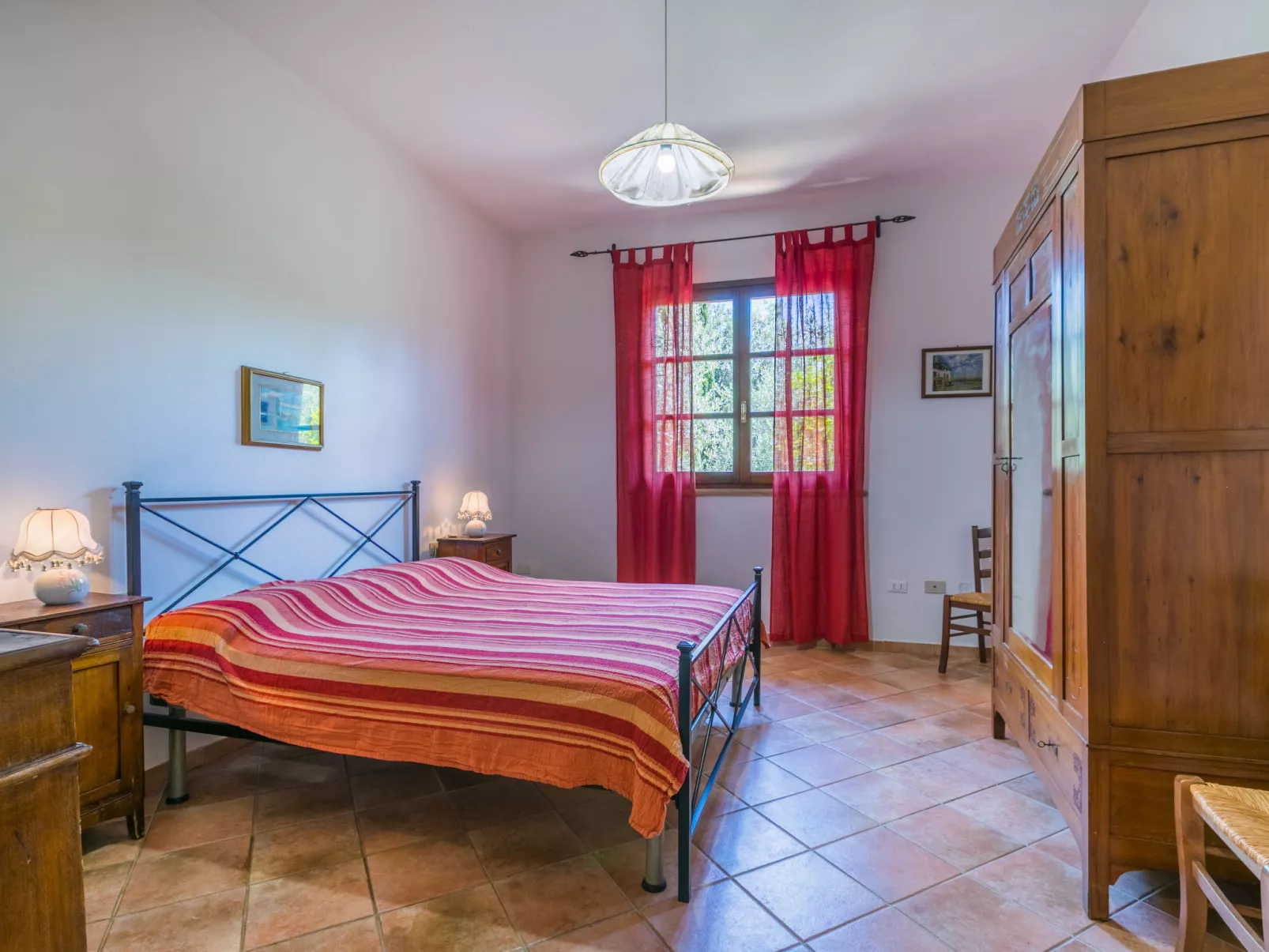 Oliveta 1-Inside