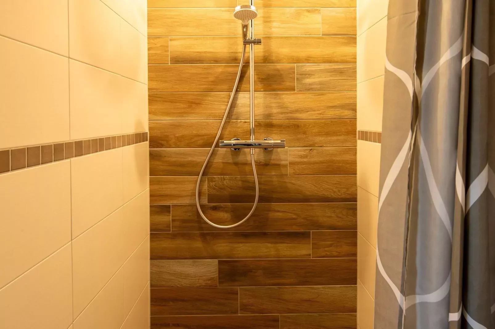 Schwan 311-Bathroom