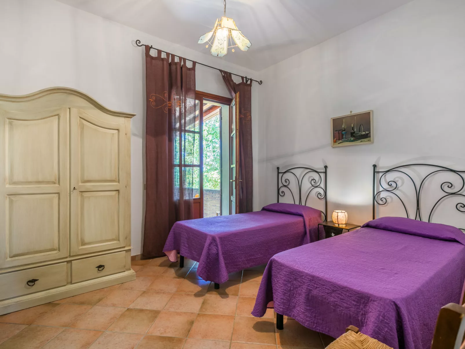 Oliveta 1-Inside