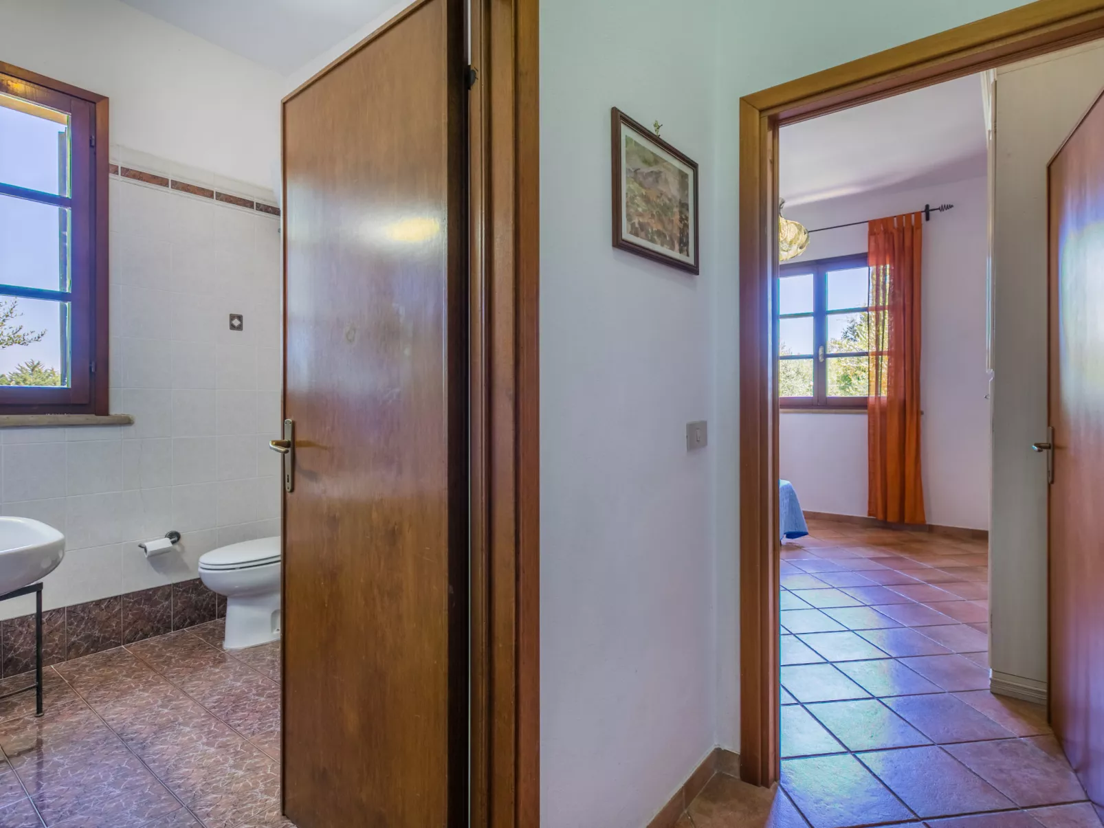 Oliveta 1-Inside