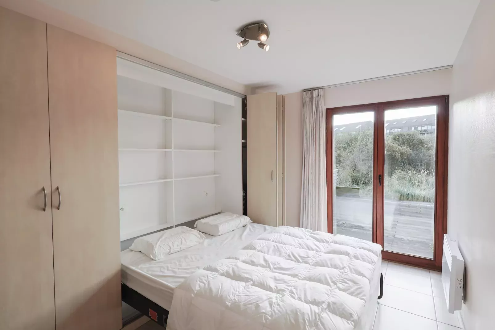 PLAZA A1/A1A02-Bedroom