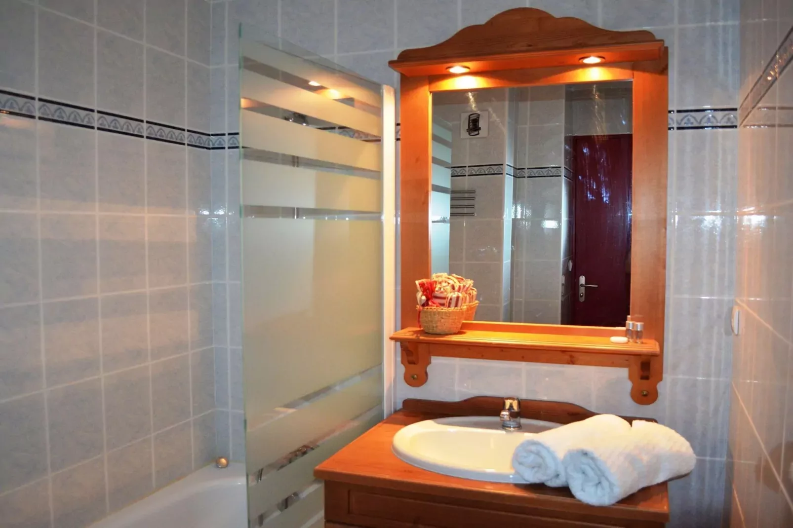 Les Chalets de la Ramoure 2-Bathroom
