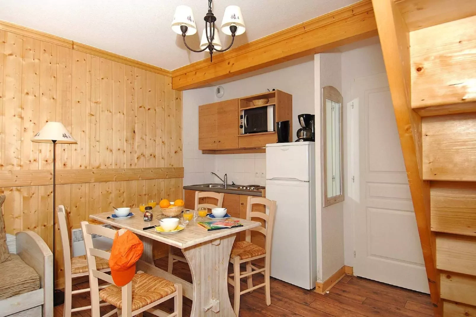 Les Chalets de l'Arvan II 2-Dining room