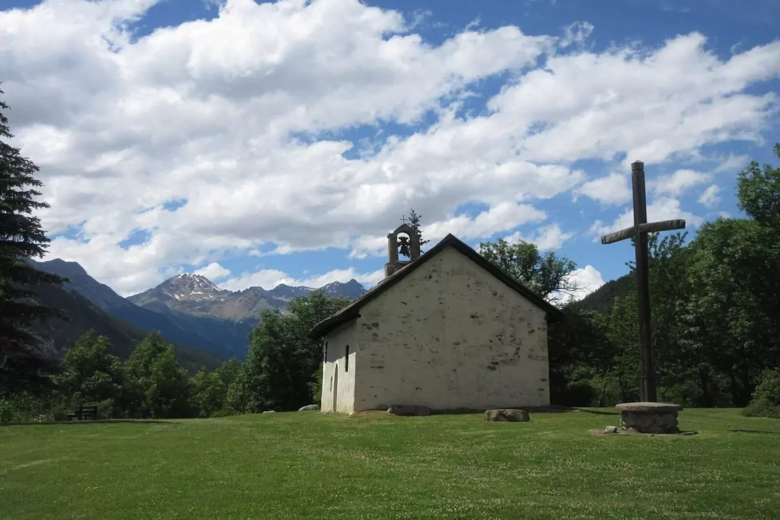 Les Chalets de l'Arvan II 2-Areas summer 1km