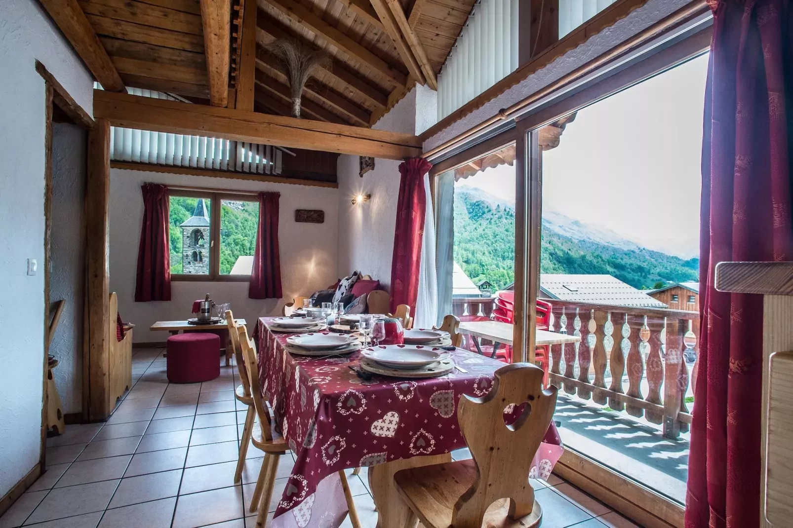 Chalet Loutantin-Dining room
