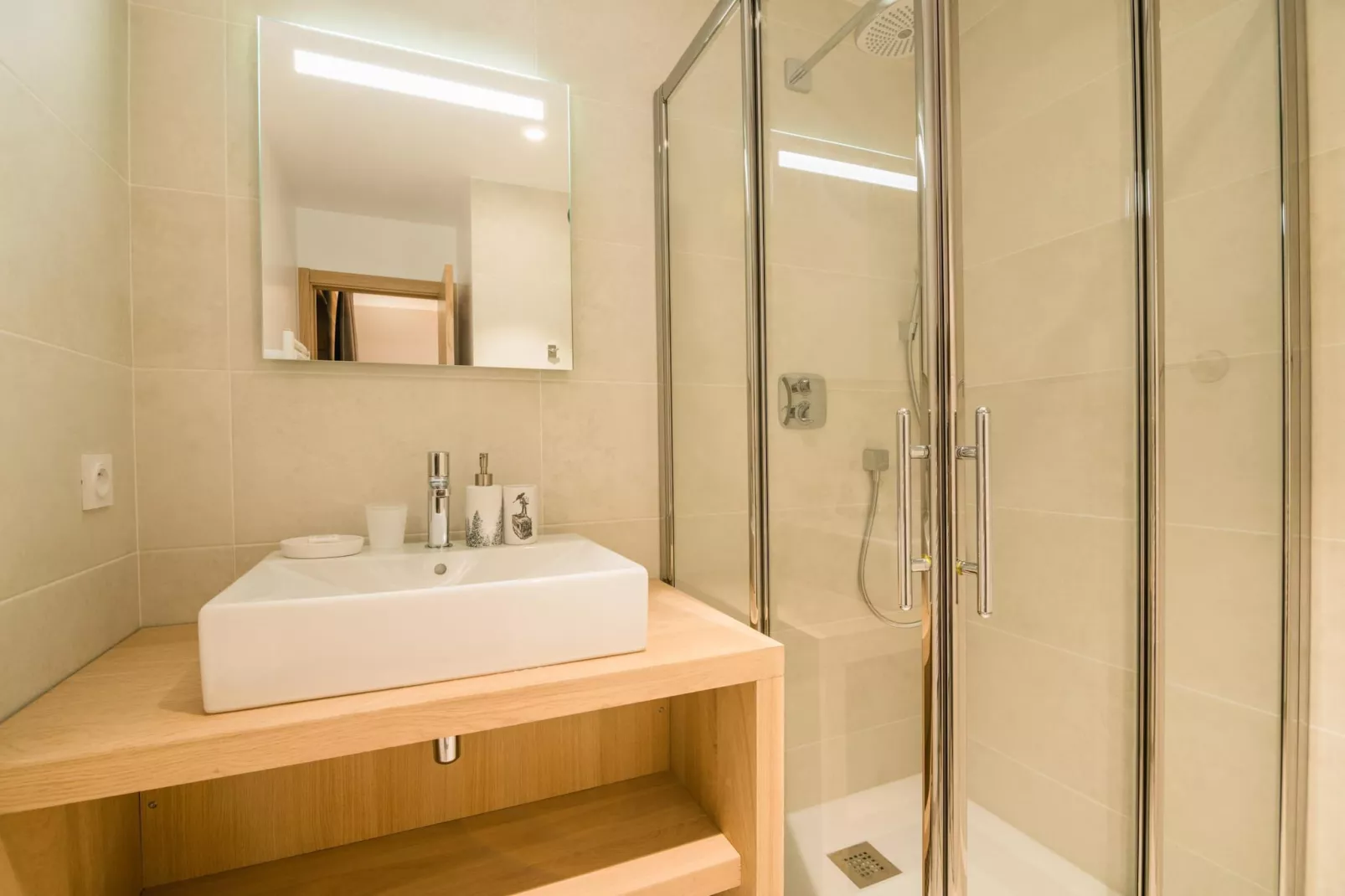 Les Portes de Megève 1-Bathroom