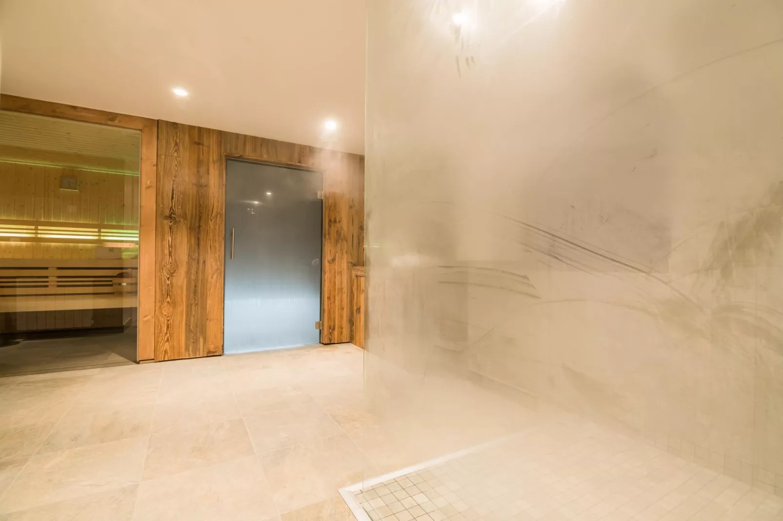 Les Portes de Megève 4-Bathroom