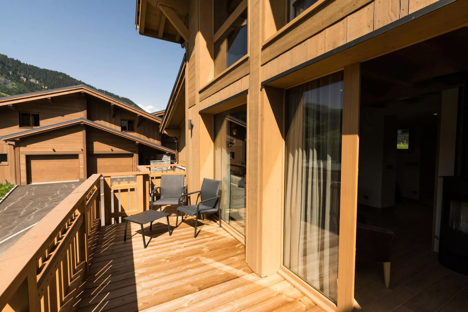 Les Portes de Megève 4-Terrace balcony
