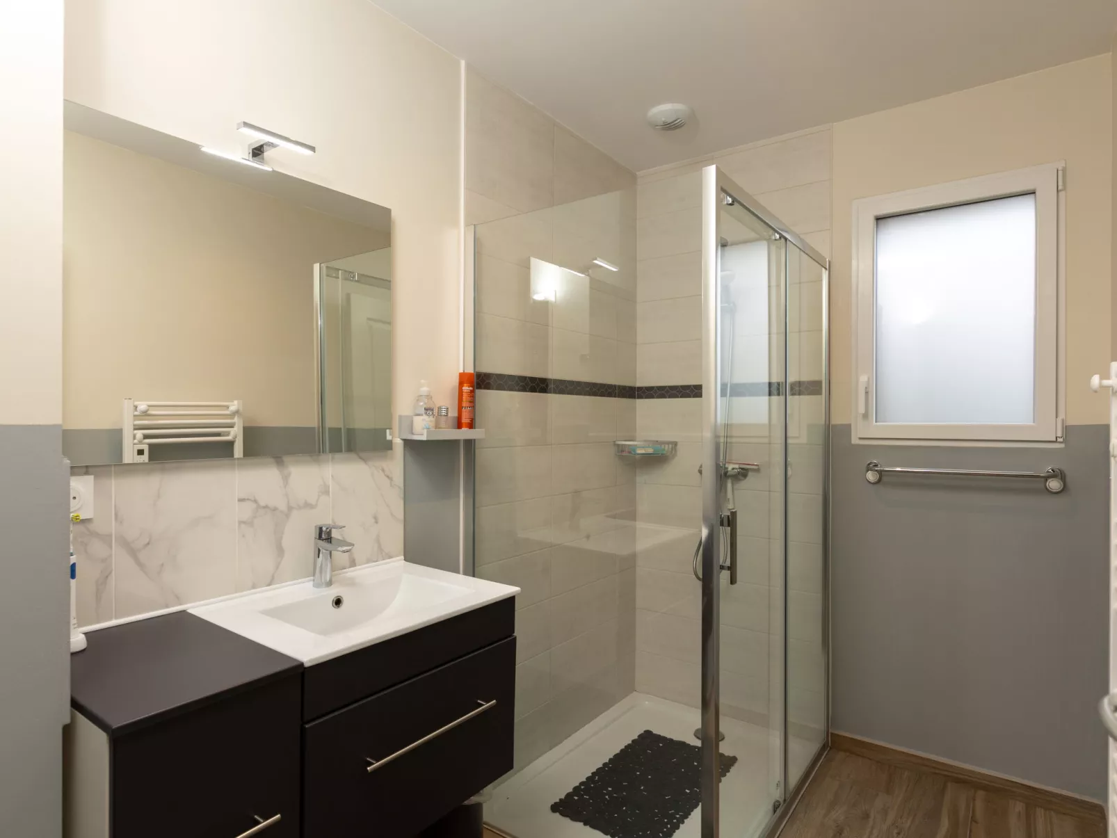 Clos Miroir-Inside