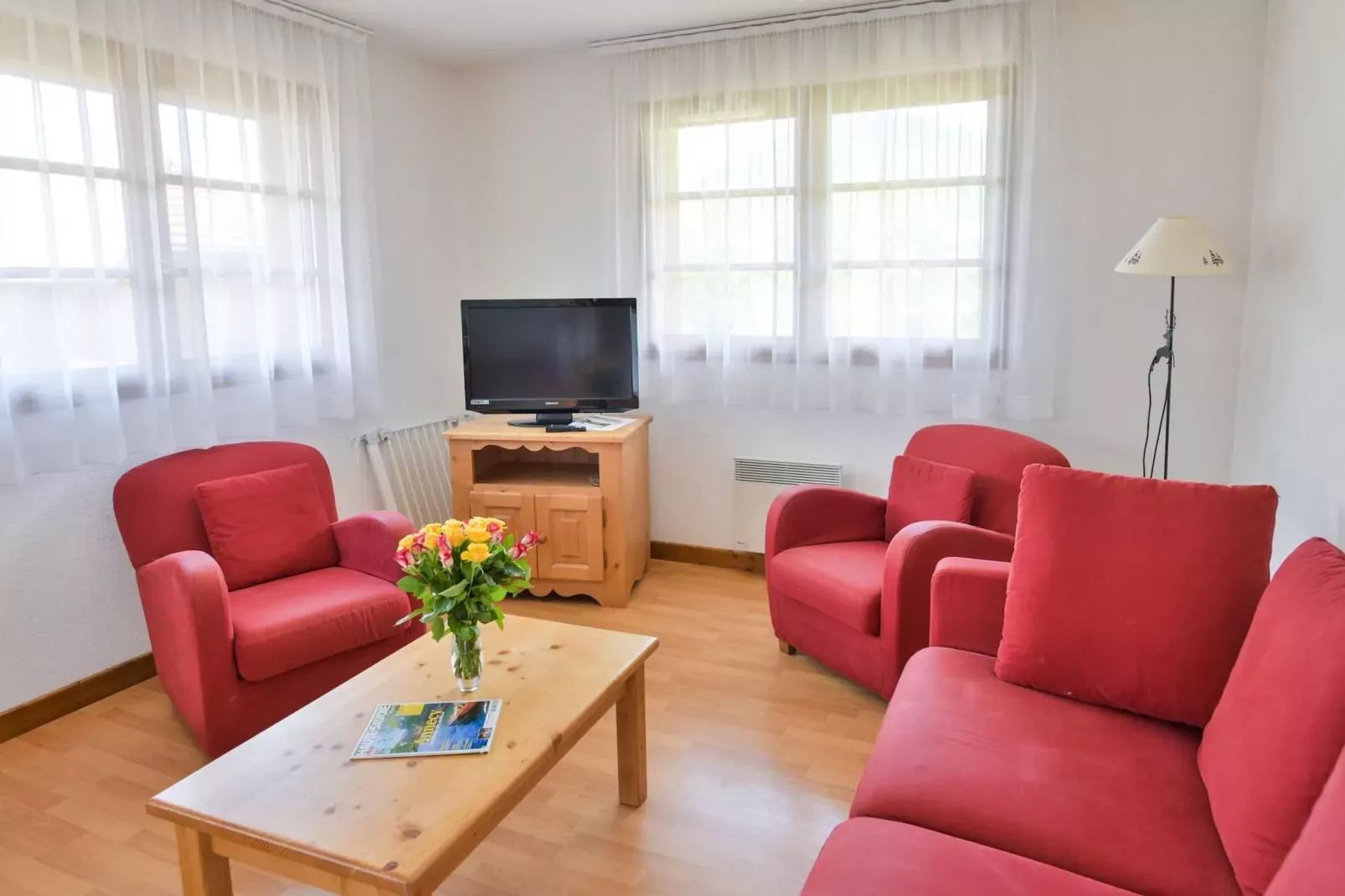 Le Birdie 6-Living room