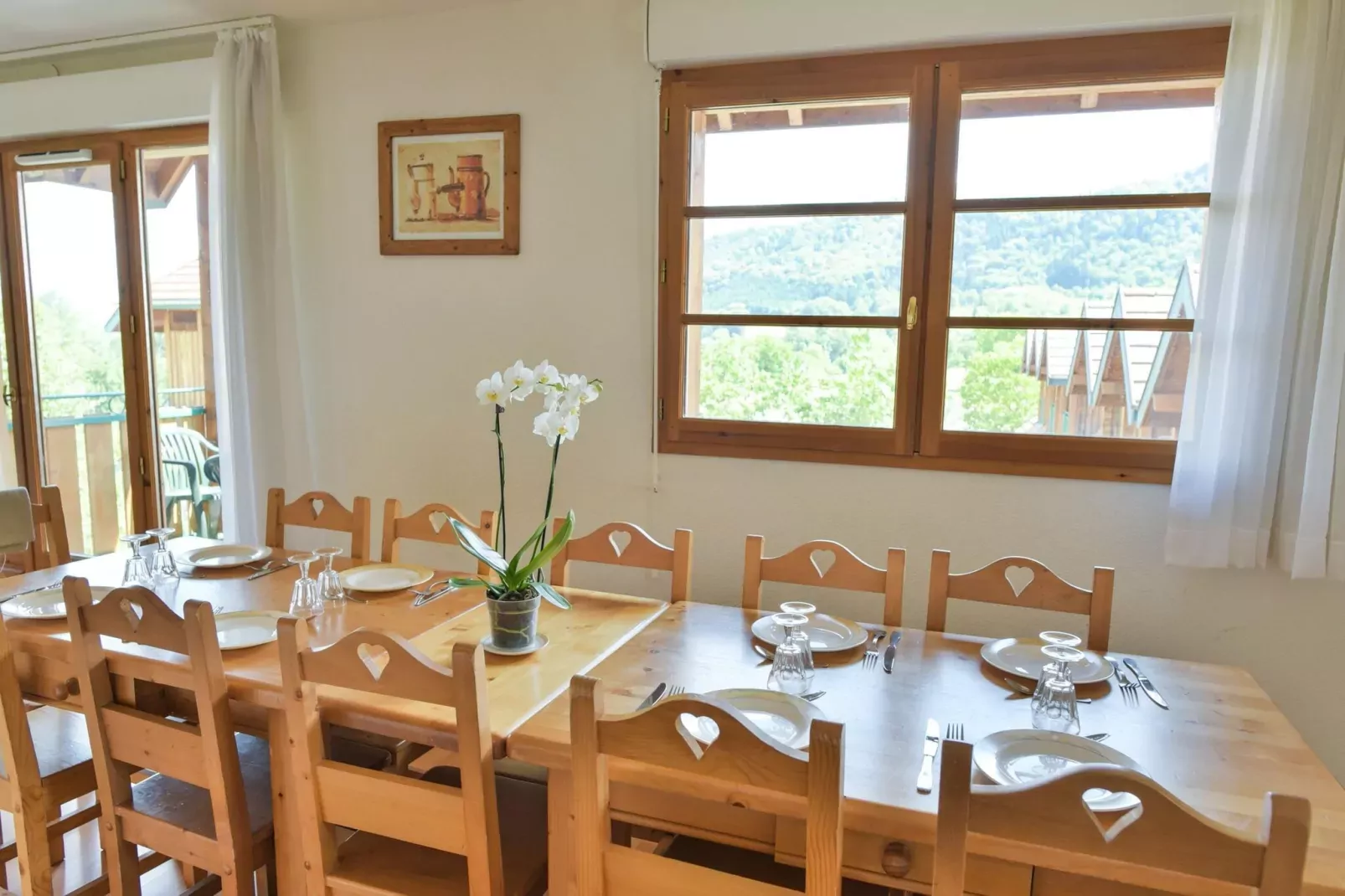 Le Birdie 6-Dining room