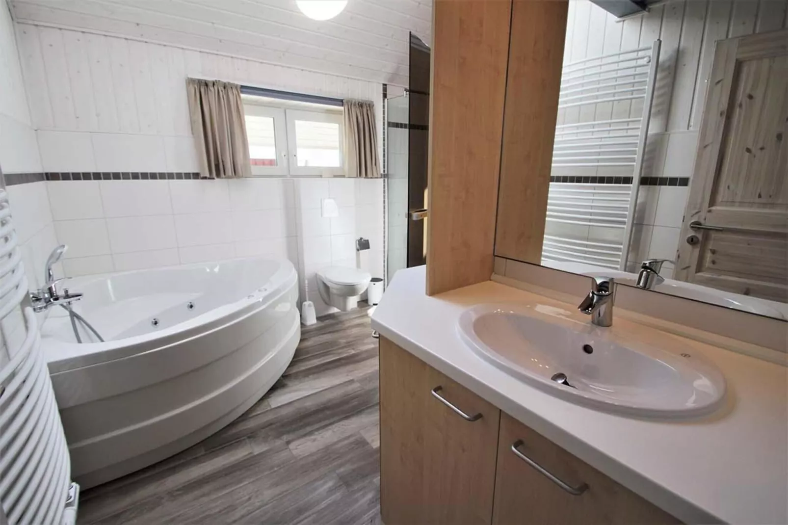Seeschwalbe Classic 318-Bathroom