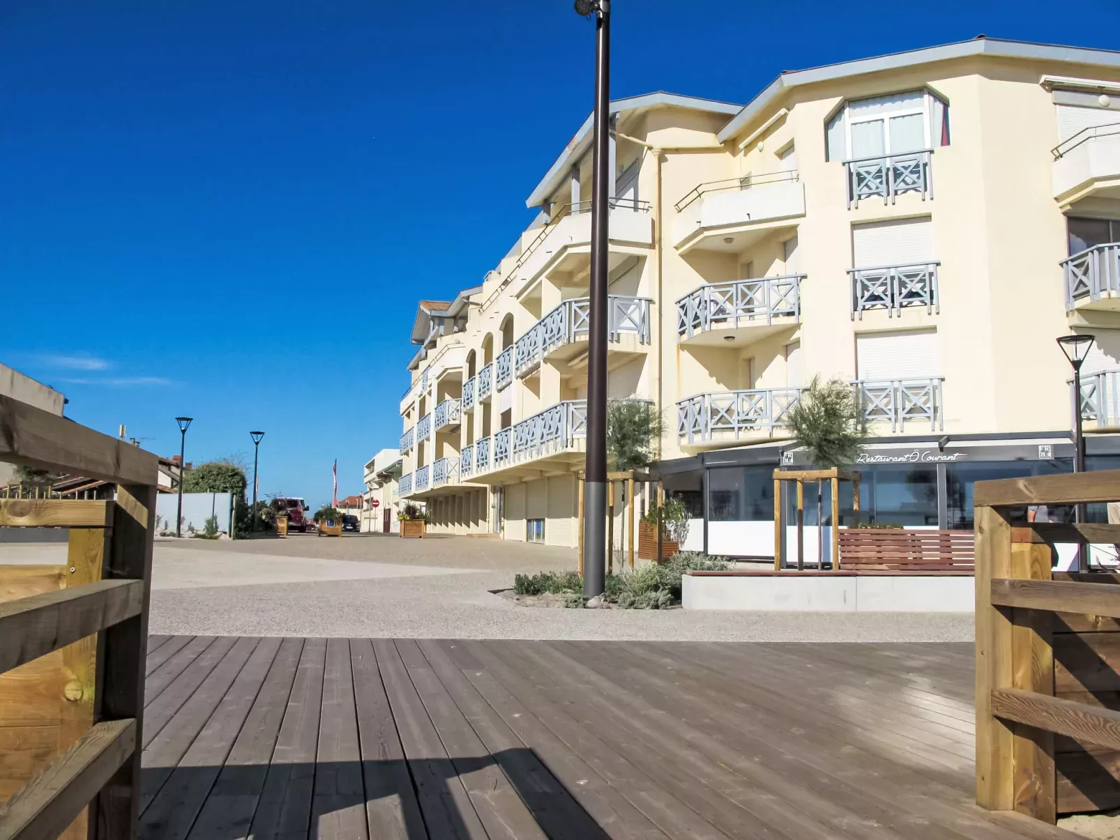 Grand Pavois-Outside