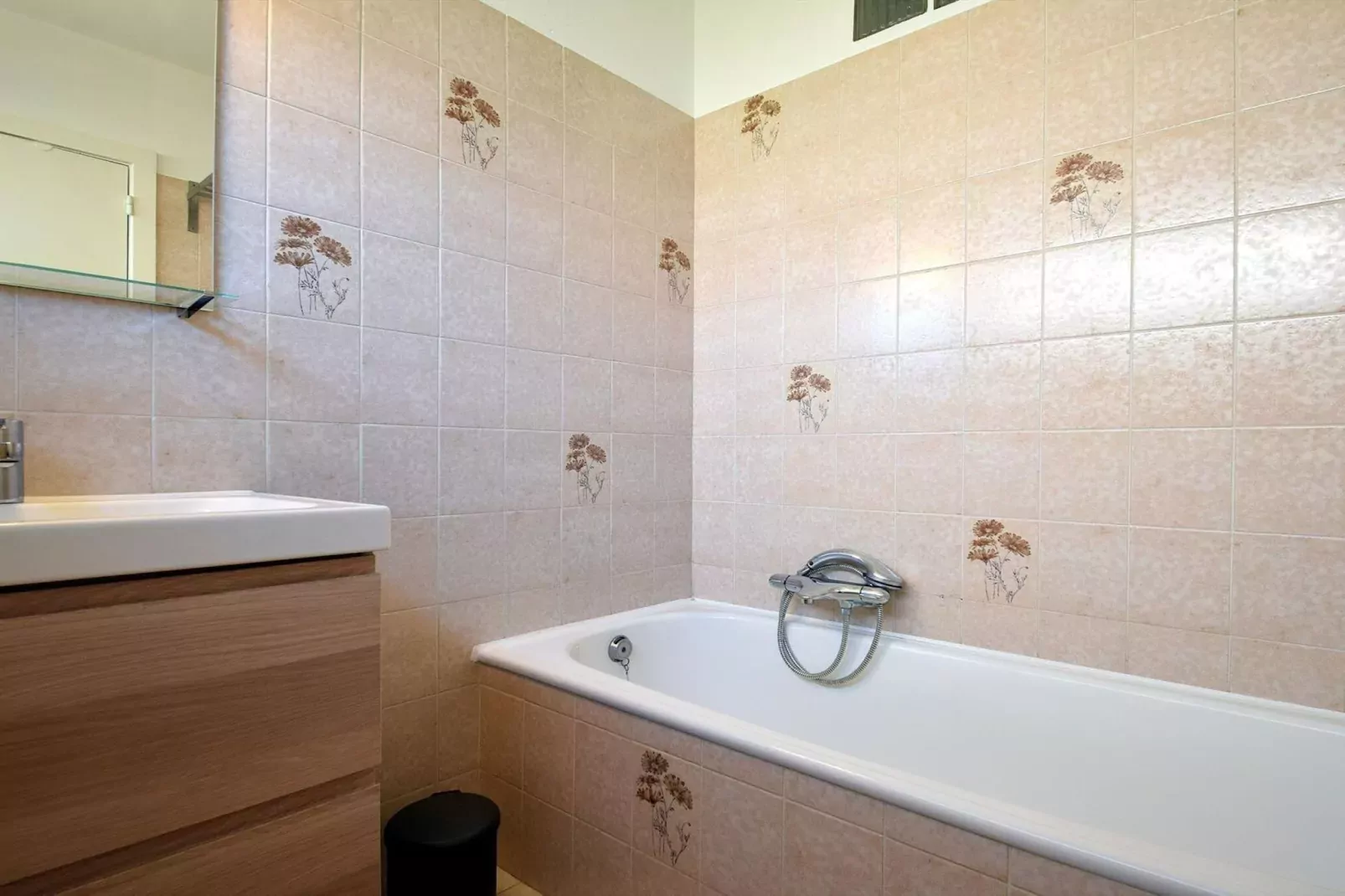 Sandpiper B0-Bathroom