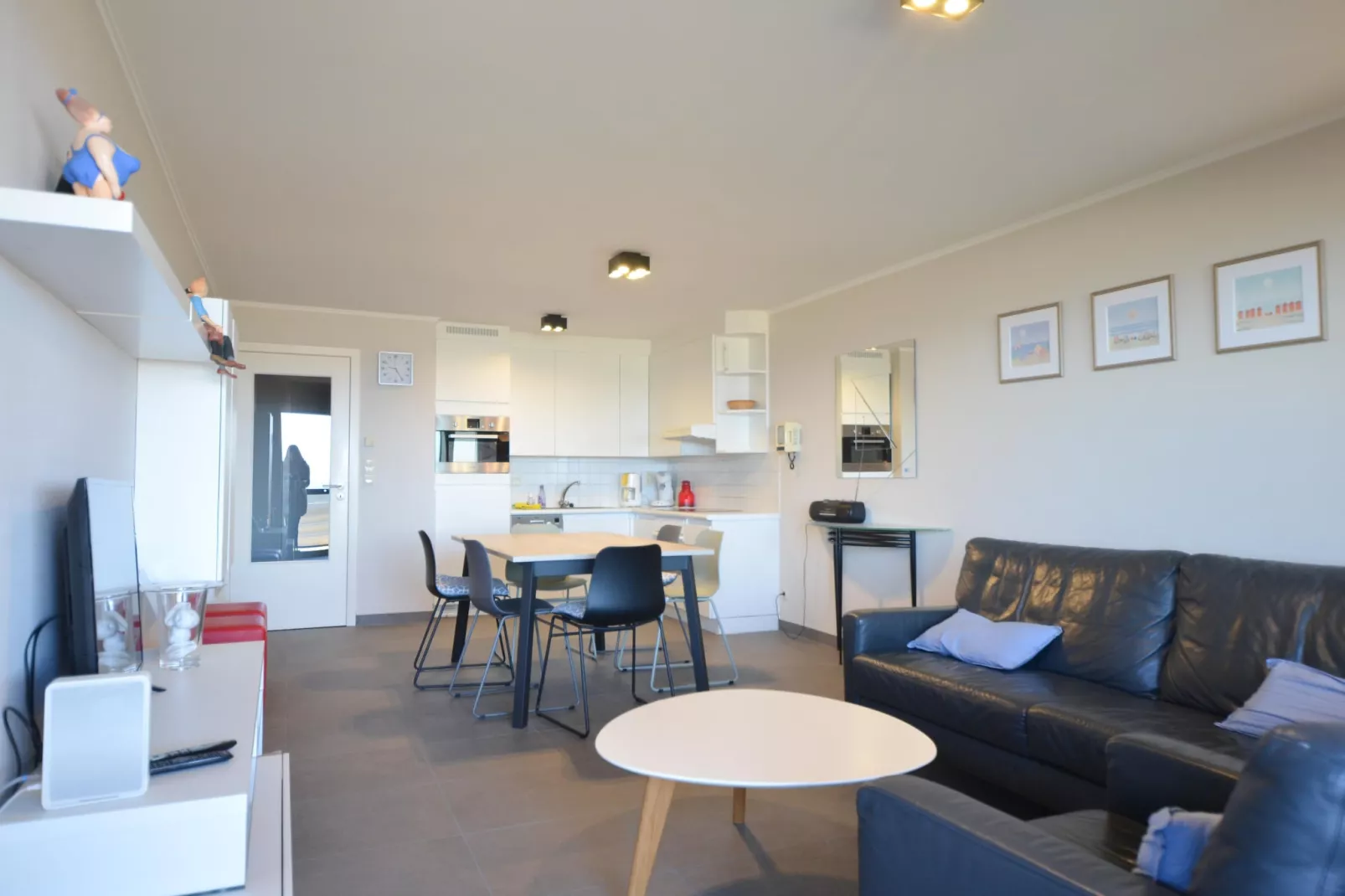 PLAZA G/2634-Living room