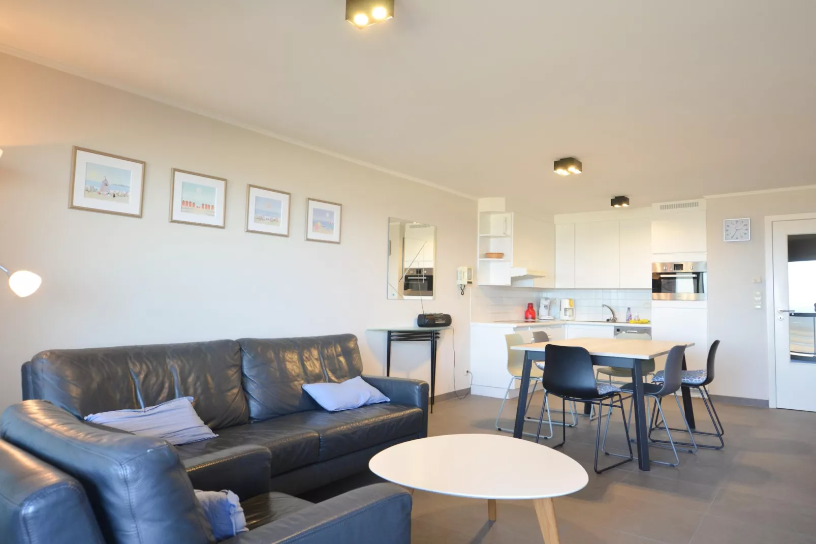 PLAZA G/2634-Living room