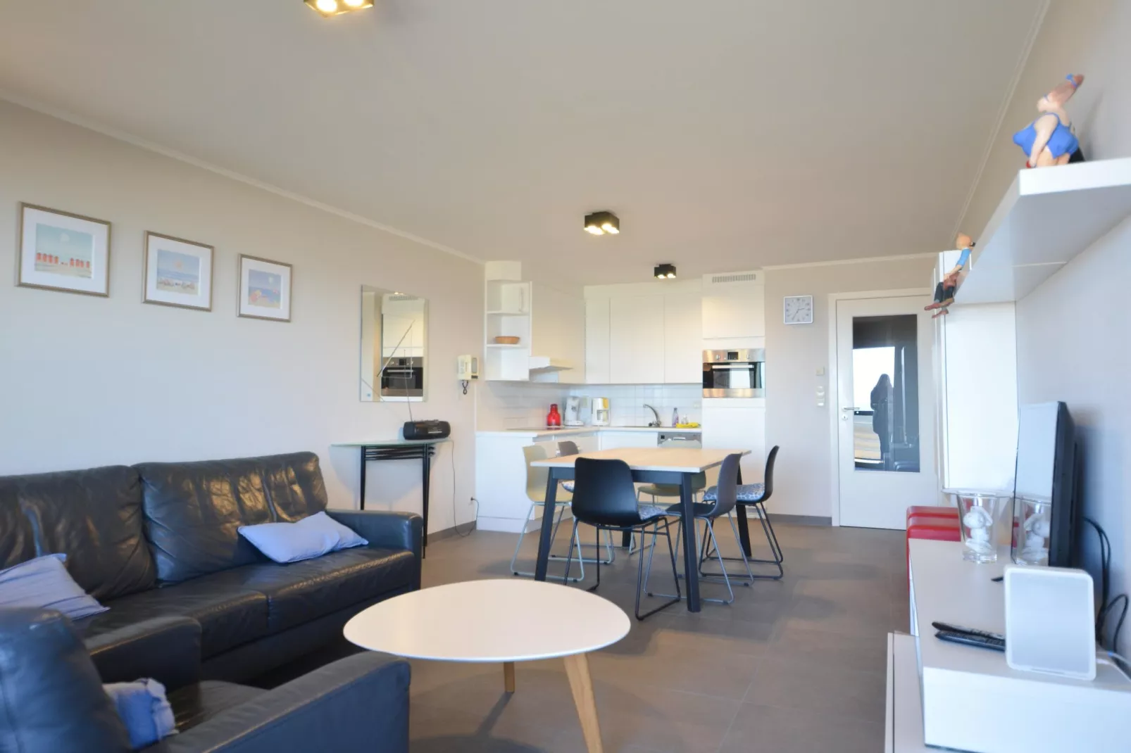 PLAZA G/2634-Living room