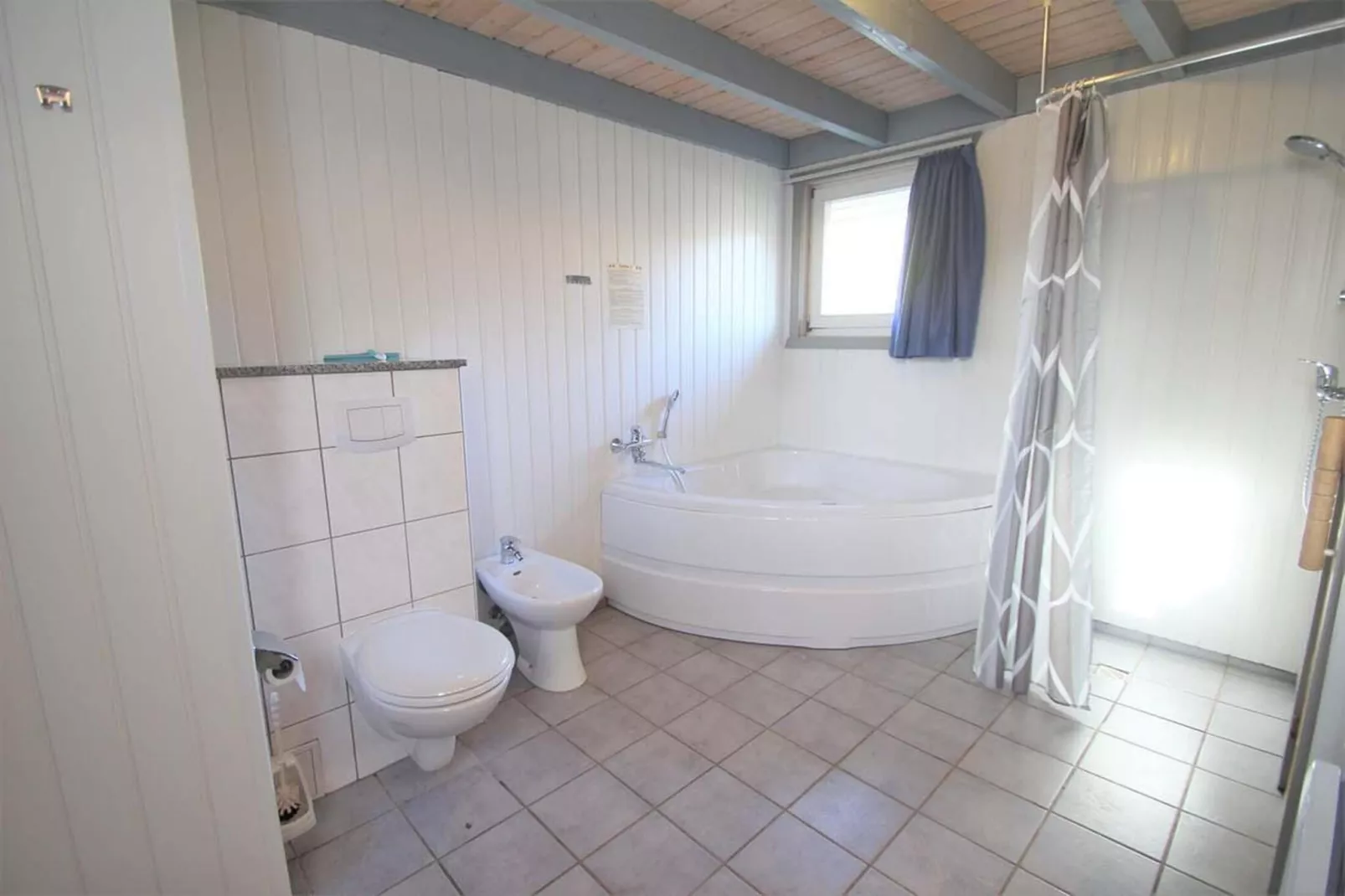 FH Wildgans Comfort Nr27-Bathroom