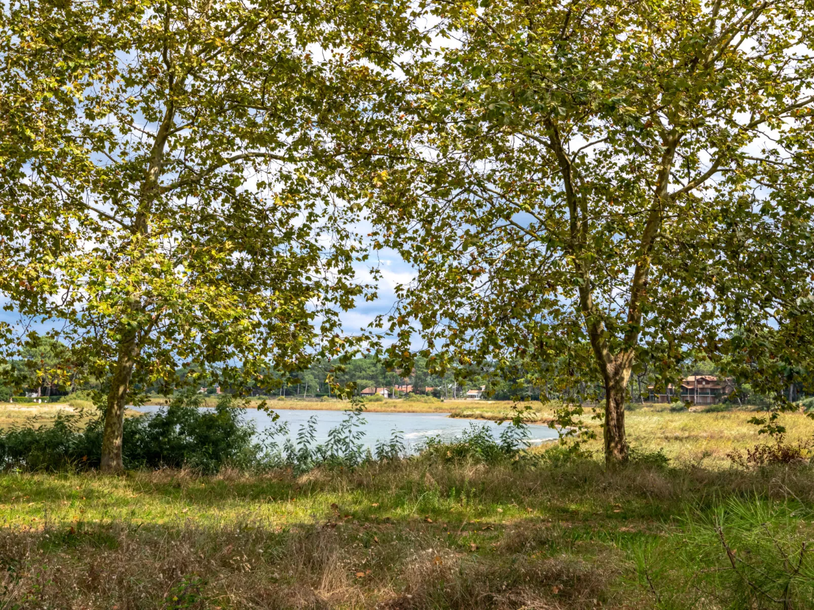 Hameau du courant-Outside