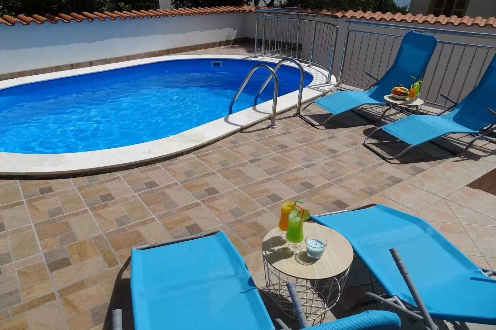 Marija Privatno 1-Pool
