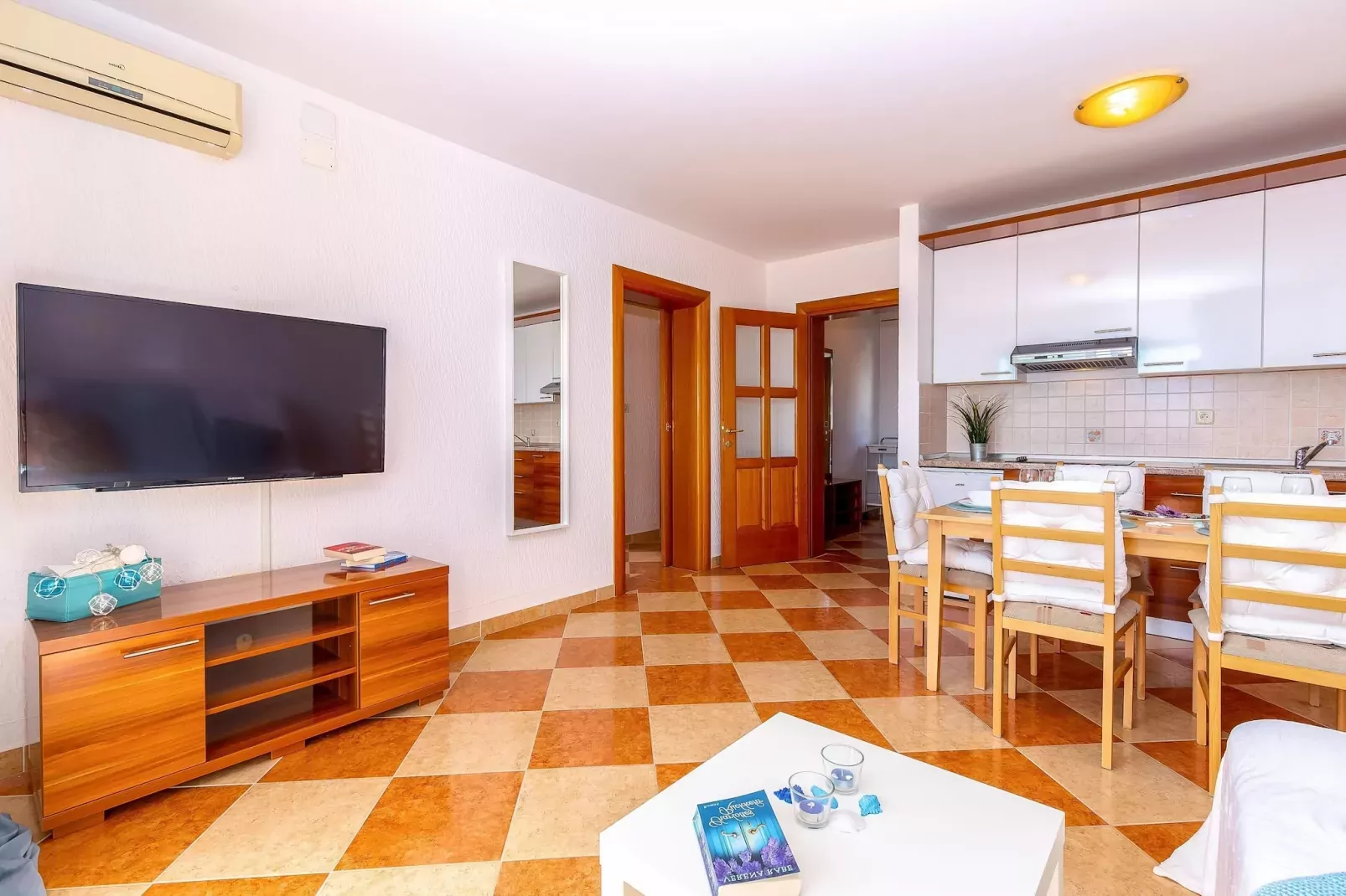 Marija Privatno 1-Living room