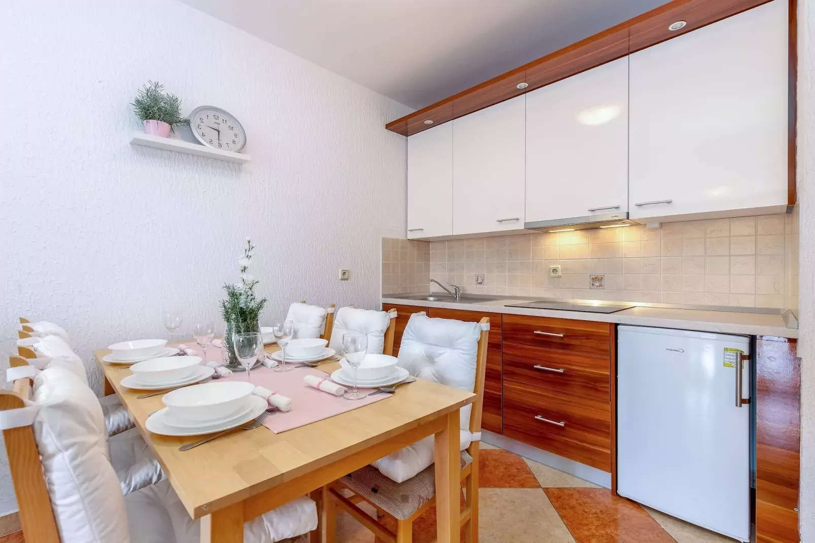 Marija Privatno 2-Dining room