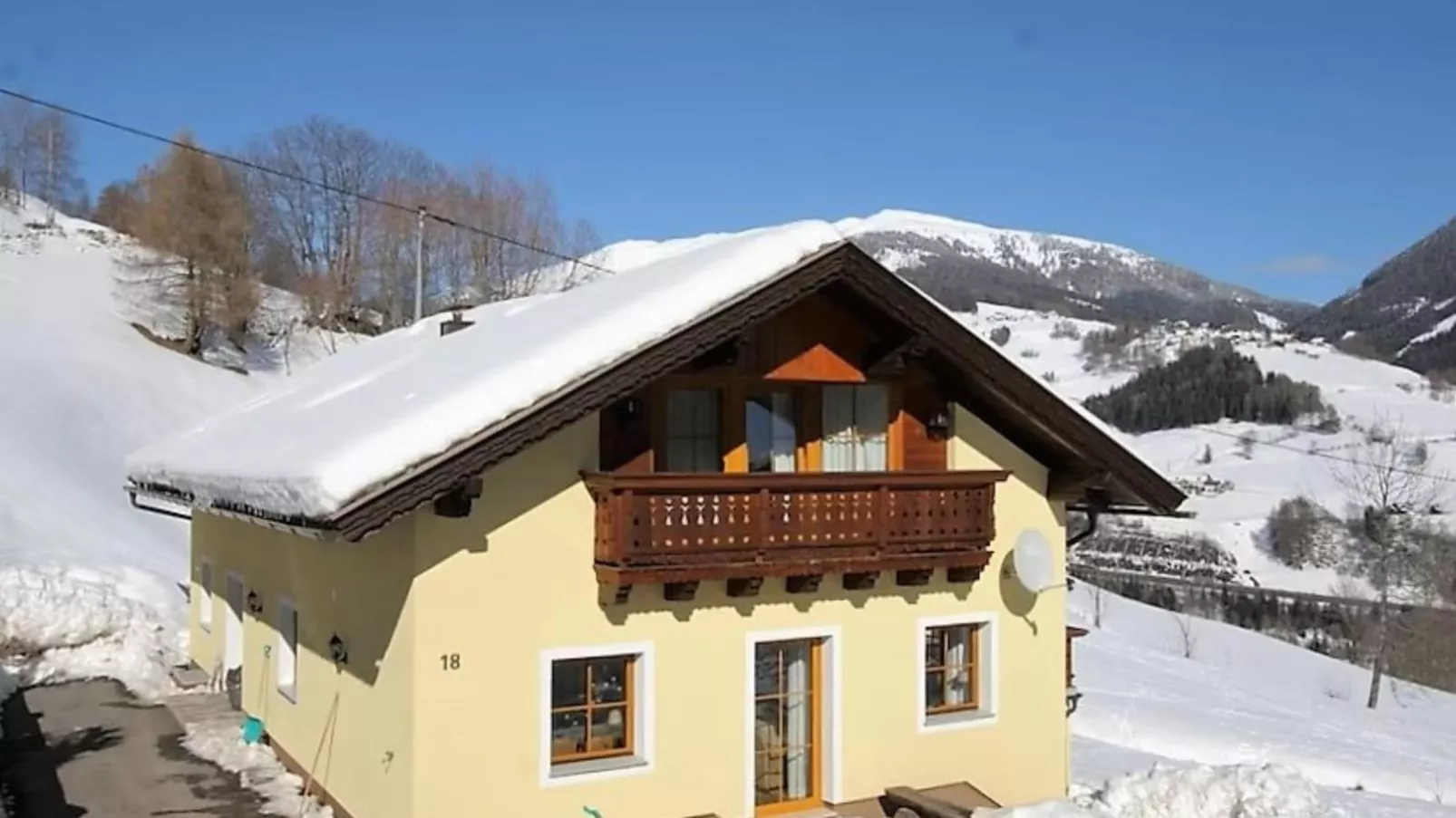Wirnsberg-Exterior winter