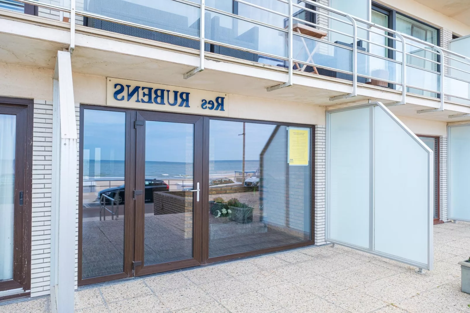 Rubens 0505-Exterior summer