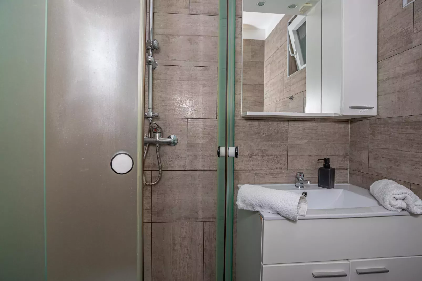 Studio Apartment Jasminka A2-Bathroom